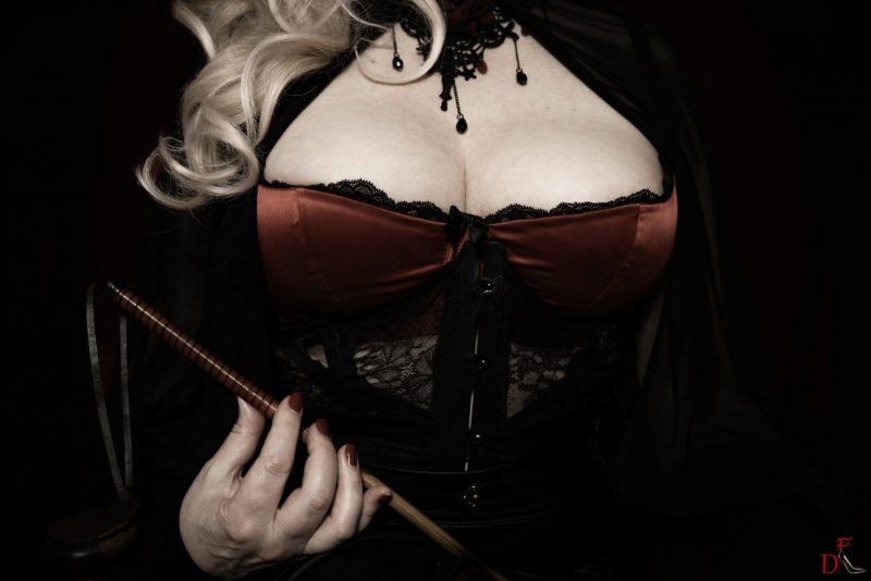 BDSM Domination Paris Maitresse