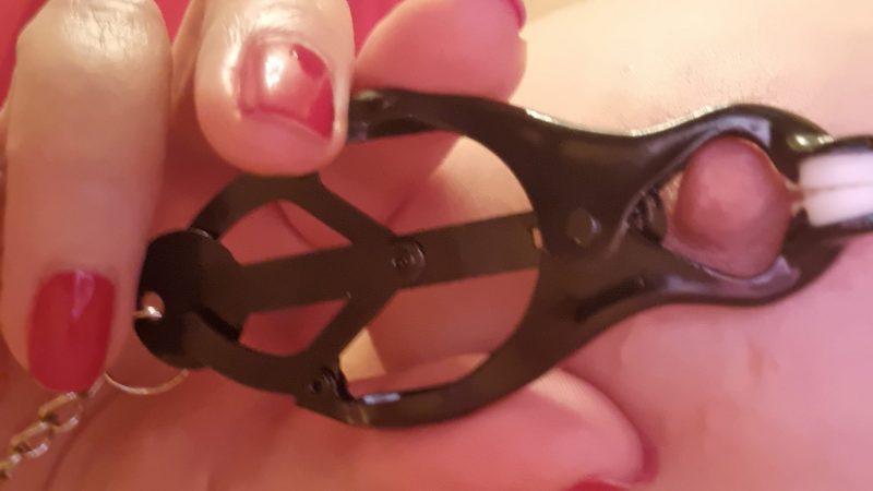 BDSM PARIS pince téton